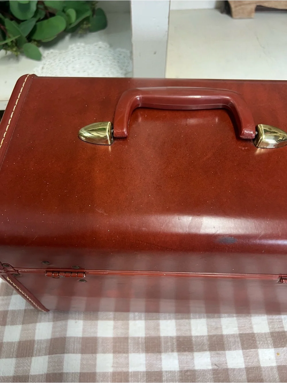 Vintage samsonite traincase brown luggage with key and tray makeup granny core